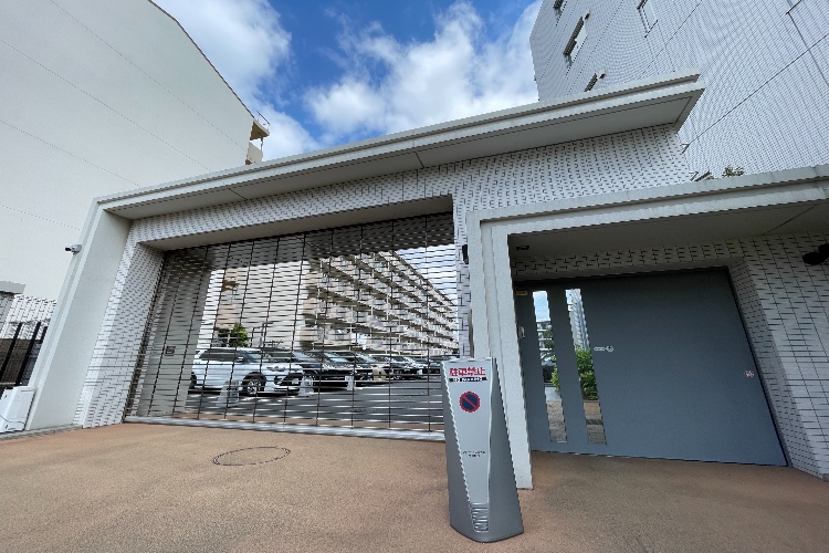 シティテラス大森西の電動シャッターゲート